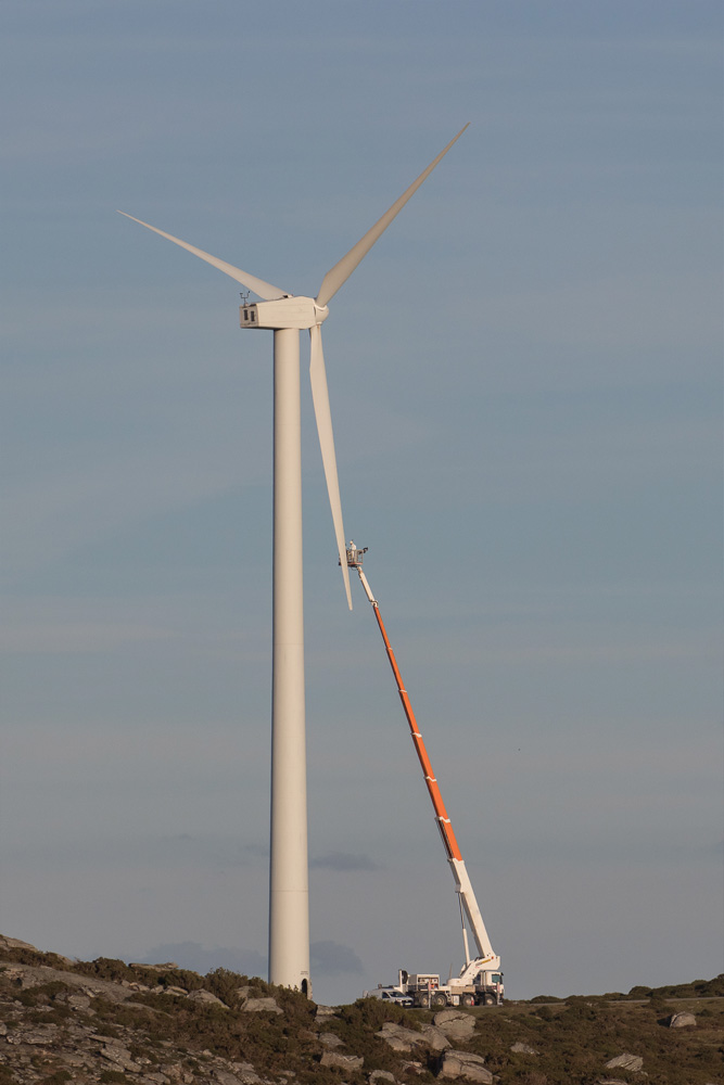 fixing-wind-turbine